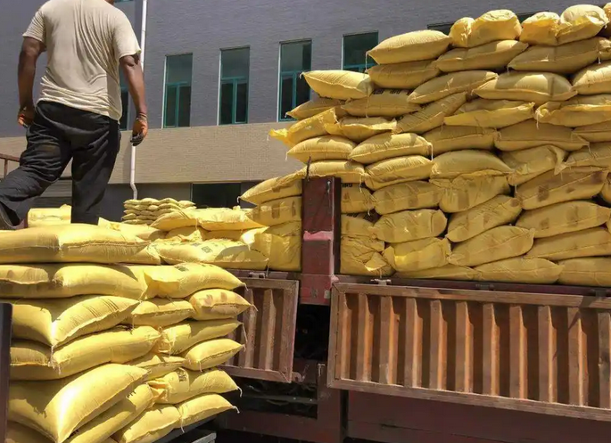 固体聚合硫酸铁运输储存比液体方便